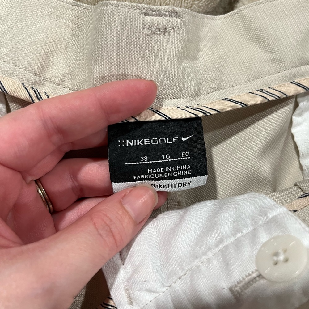 Nike golf shorts - Picture 2 of 4